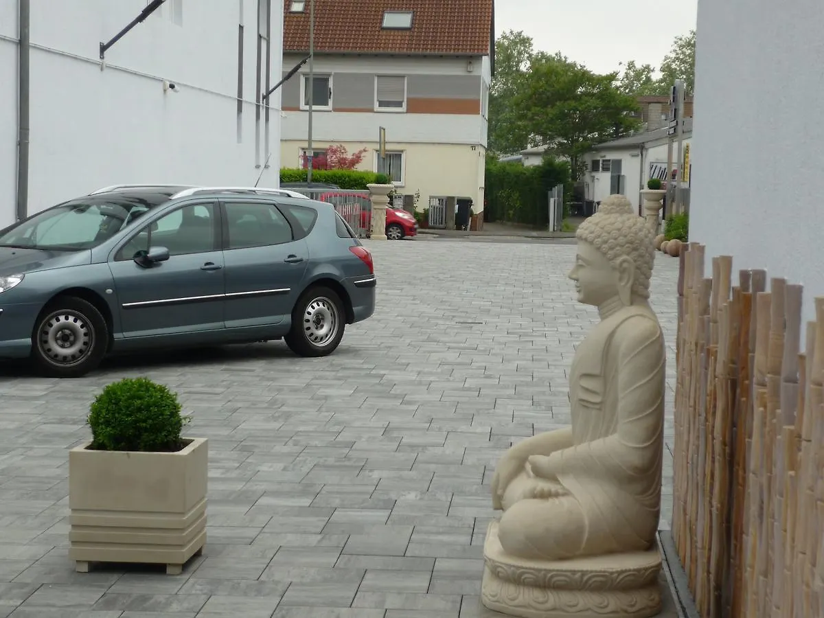 Naam Hotel & Apartments Frankfurt City-Messe Airport Francfort-sur-le-Main 3*,