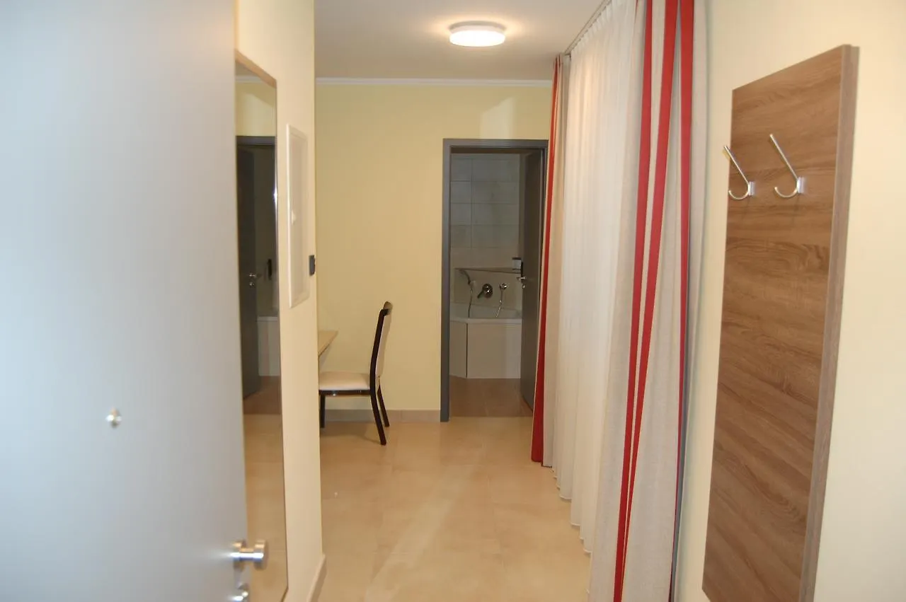 ***  Naam Hotel & Apartments Frankfurt City-Messe Airport Frankfurt am Main Alemanha